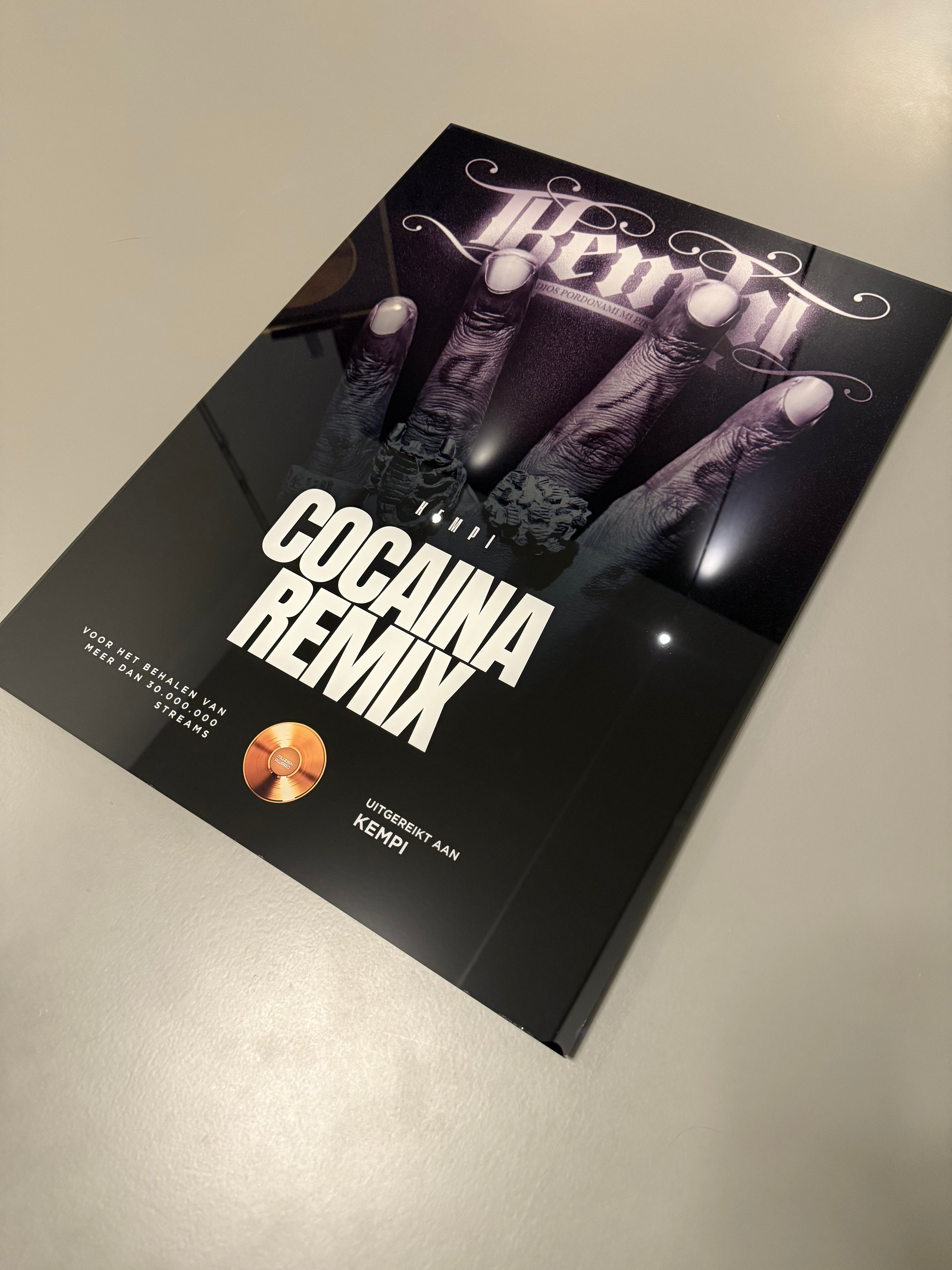CUSTOM AWARD ACRYLGLAS